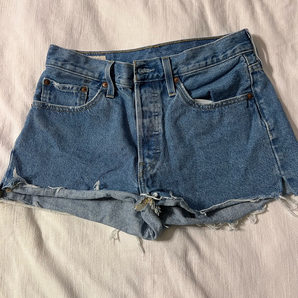 Levi’s 501 size 27